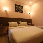 De\'Tonga Hotel