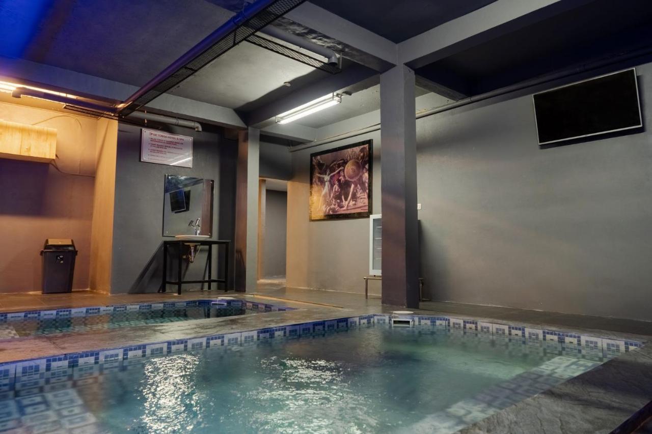De'tonga Hotel 3*